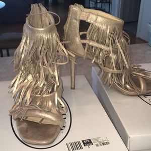 Very SEXY Steven Madden tan/gold fringe sandal